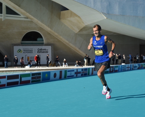 Mohammed El Yamani, 57 ans, a couru le marathon de Valence en 2h26'.