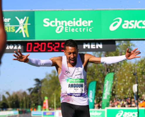 Morhad Amdouni signe le record de France du Marathon à Paris en 2h05'22''.