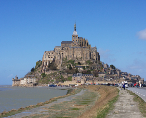 Le semi-marathon de Pontorson de Courir en baie passera sur le barrage du Mont-Saint-Michel le 14 mai.