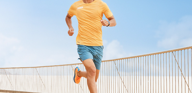 La Hoka Clifton 9 est de retour avec un confort amélioré pour toutes vos sessions de running, jusqu’au marathon.