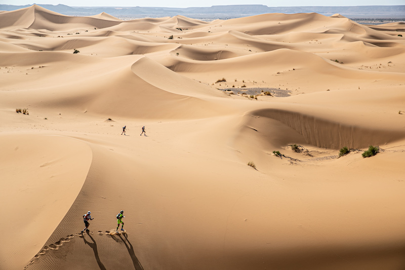 Sur les courses se déroulant dans le désert comme le Marathon des Sables, les coups de chaleur ne sont pas rares.