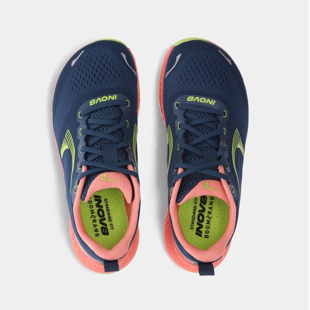 Cette chaussure Inov8 Roadfly destinée à la route est légère, stable et adhérente, idéale pour les entraînements quotidiens et les sensations naturelles.