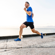 Faut-il courir plus… ou courir mieux ? La réponse dépend de votre profil, de vos objectifs… et du temps dont vous disposez. Faut-il courir plus… ou courir mieux ? La réponse dépend de votre profil, de vos objectifs… et du temps dont vous disposez.