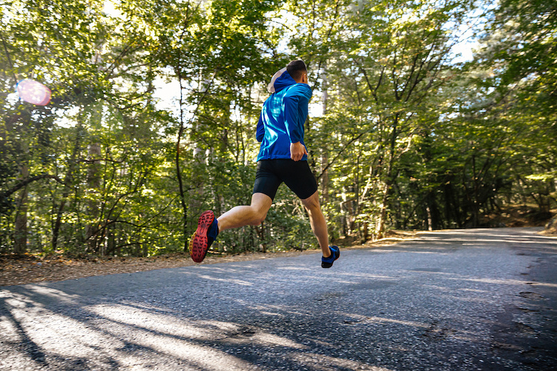 Faut-il courir plus… ou courir mieux ? La réponse dépend de votre profil, de vos objectifs… et du temps dont vous disposez.