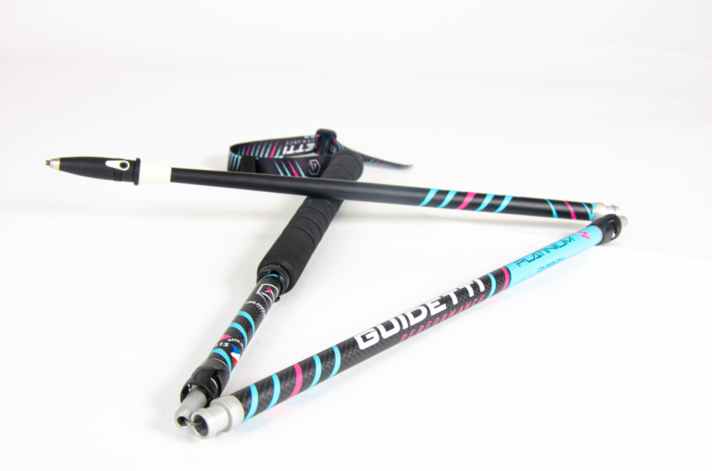 Légers, rigides et réparables, ces bâtons 100 % français en carbone ont tenu toutes leurs promesses dans l’un des environnements les plus exigeants du trail.