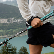 Légers, rigides et réparables, ces bâtons 100 % français en carbone ont tenu toutes leurs promesses dans l’un des environnements les plus exigeants du trail.