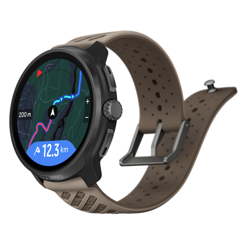 Test Suunto Race 2 : écran AMOLED ultra lisible, GPS GNSS précis, autonomie solide et performances en hausse. Notre avis complet running et trail.