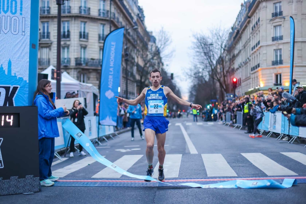 Ce dimanche, Montmartre a accueilli la toute première édition du 10 km Montmartre AG2R LA MONDIALE. Organisée par ASO, cette nouvelle course à pied à Paris a rassemblé 10 000 participants, donnant un départ en fanfare au calendrier running parisien 2026.