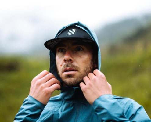 Test de la veste Compressport Tempest : une veste running et trail imperméable ultra légère, respirante (20 000 Schmerber), idéale pour l’entraînement et l’ultra-trail.