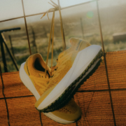 Test Salomon Aero Glide 3 GRVL : chaussure running hybride route et chemins, confortable et polyvalente, idéale pour la longue distance sur terrains peu techniques.