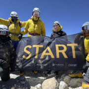 Au Chili, cinq coureurs ont terminé le marathon le plus haut du monde, disputé depuis le sommet de l’Ojos del Salado à 6 893 m d’altitude.