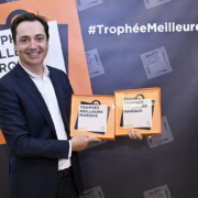 Lionel Marsanne à la tête de Cimalp, fier de recevoir le trophée de meilleure marque de l'année.