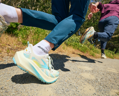 Découvrez la Brooks Ghost Trail, la chaussure hybride route et sentier. Confort, amorti DNA Loft v3 et accroche TrailTec Green pour vos sorties sur gravier et chemins légers.