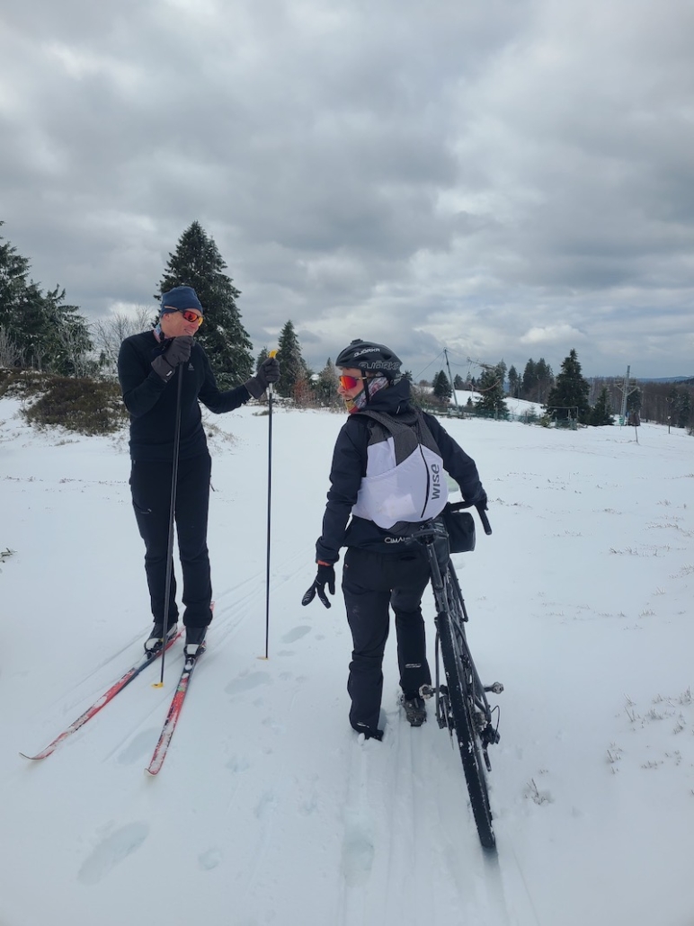 Trail, marathon, gravel : Fleury Roux repousse les limites avec des traversées sans GPS. Découvrez le portrait d’un athlète pas comme les autres.