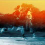 Les 13 et 14 juin, la forêt de Meudon, aux portes de Paris, accueillera la première édition de Gravelanza, un événement inédit dédié au gravel running, nouvelle tendance forte du running en 2026.