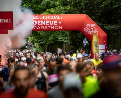 Peloton de départ en mouvement sur le Generali Genève Marathon 2026.