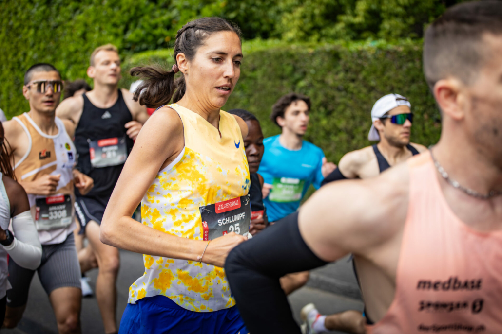 L'athlète suisse Fabienne Schlumpf dans le peloton du Generali Genève Marathon 2026.