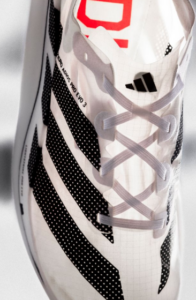 La adidas Adizero Adios Pro Evo 3 est la chaussure running la plus légère du monde, avec son poids moyen de 97 g.