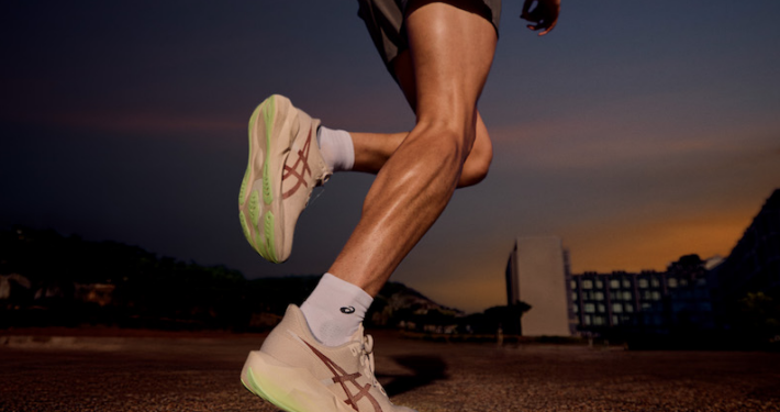 ASICS NOVABLAST 6 : découvrez une chaussure de running polyvalente, confortable et dynamique avec un amorti performant et un excellent retour d'énergie.