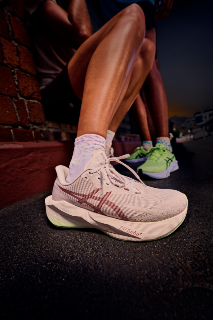 ASICS NOVABLAST 6 : découvrez une chaussure de running polyvalente, confortable et dynamique avec un amorti performant et un excellent retour d'énergie.