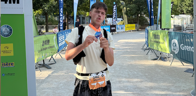 Quatre ans après une chute qui l'a rendue tétraplégique, Antonin Folliet, 24 ans a terminé son premier ultra-trail sur l'UT4M.