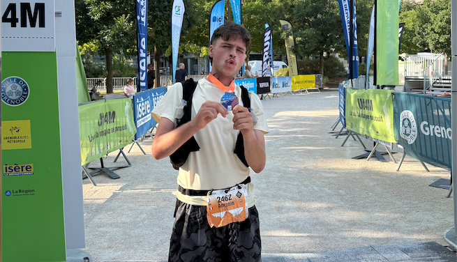 Quatre ans après une chute qui l'a rendue tétraplégique, Antonin Folliet, 24 ans a terminé son premier ultra-trail sur l'UT4M.