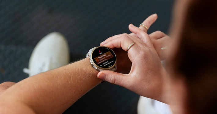Découvrez notre test complet de la Garmin Forerunner 970 : précision GPS, cartographie, autonomie, fonctions d'entraînement et verdict Running Attitude.