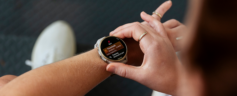 Découvrez notre test complet de la Garmin Forerunner 970 : précision GPS, cartographie, autonomie, fonctions d'entraînement et verdict Running Attitude.