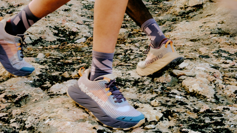 Confort, amorti, accroche Vibram, stabilité et avis après essai de la NNormal Cadi : une chaussure de trail idéale pour l'ultra-trail et les longues distances.