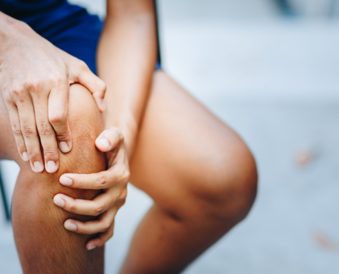 Le syndrome rotulien est l'une des principales douleurs du genou chez le coureur. Découvrez ses causes, ses symptômes, les traitements les plus efficaces et les conseils pour éviter les récidives.
