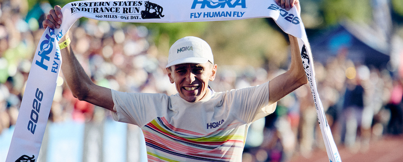 Vincent Bouillard remporte la Western States 100 2026 et établit un nouveau record du parcours en 13h46min15s sur 161 km.