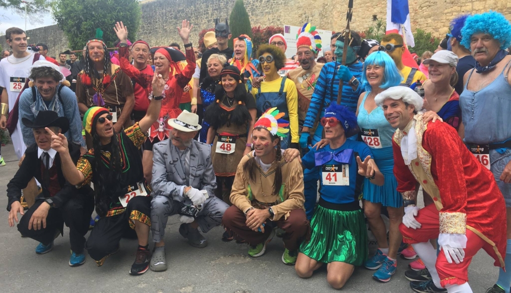 À bientôt 70 ans, Dominique Laurent a couru 228 marathons, plusieurs décamarathons et toujours en Crocs. Portrait d’un marathonien hors norme.