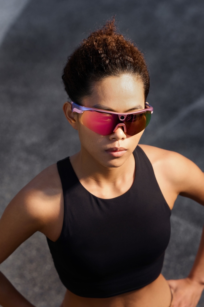 Découvrez notre test des lunettes de sport BleeqUp avec caméra embarquée et écouteurs à oreilles libres.