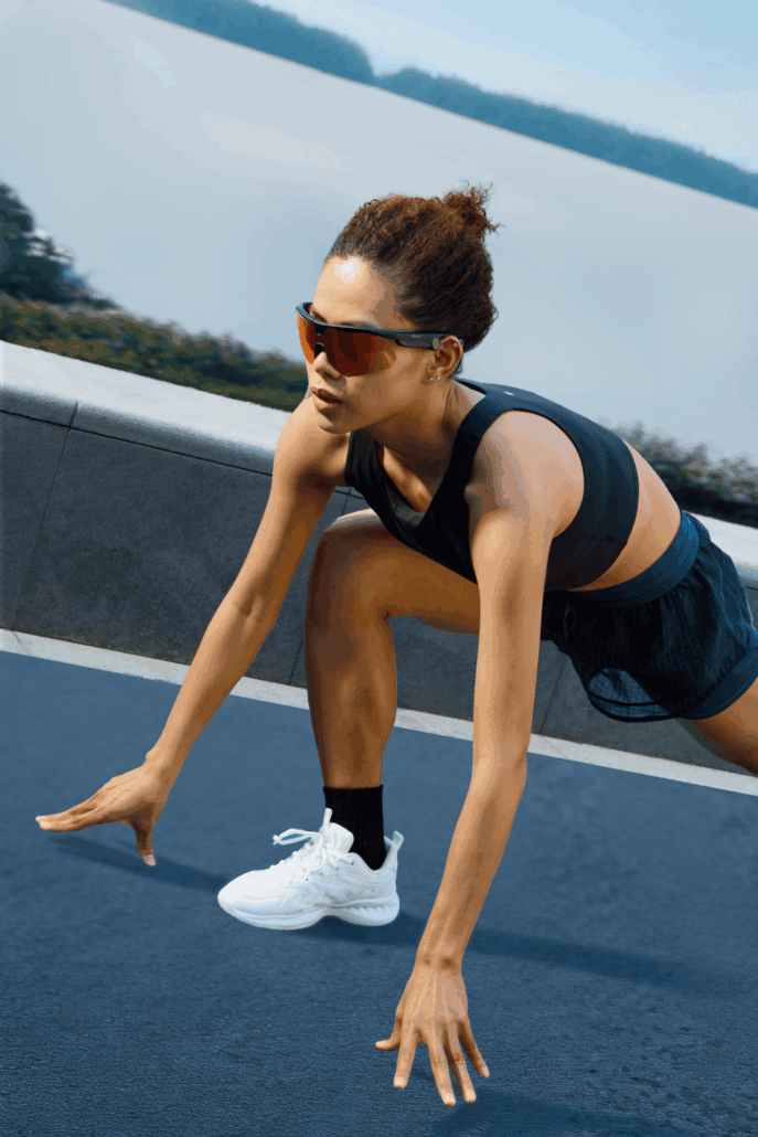 Découvrez notre test des lunettes de sport BleeqUp avec caméra embarquée et écouteurs à oreilles libres.