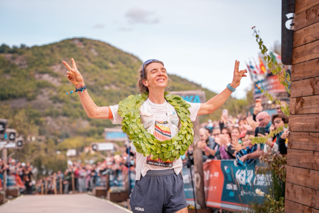 Grand Trail des Templiers 2026 : Francesco Puppi et Martyna Mlynarczyk remportent l’épreuve à Millau. Découvrez les podiums et les résultats.