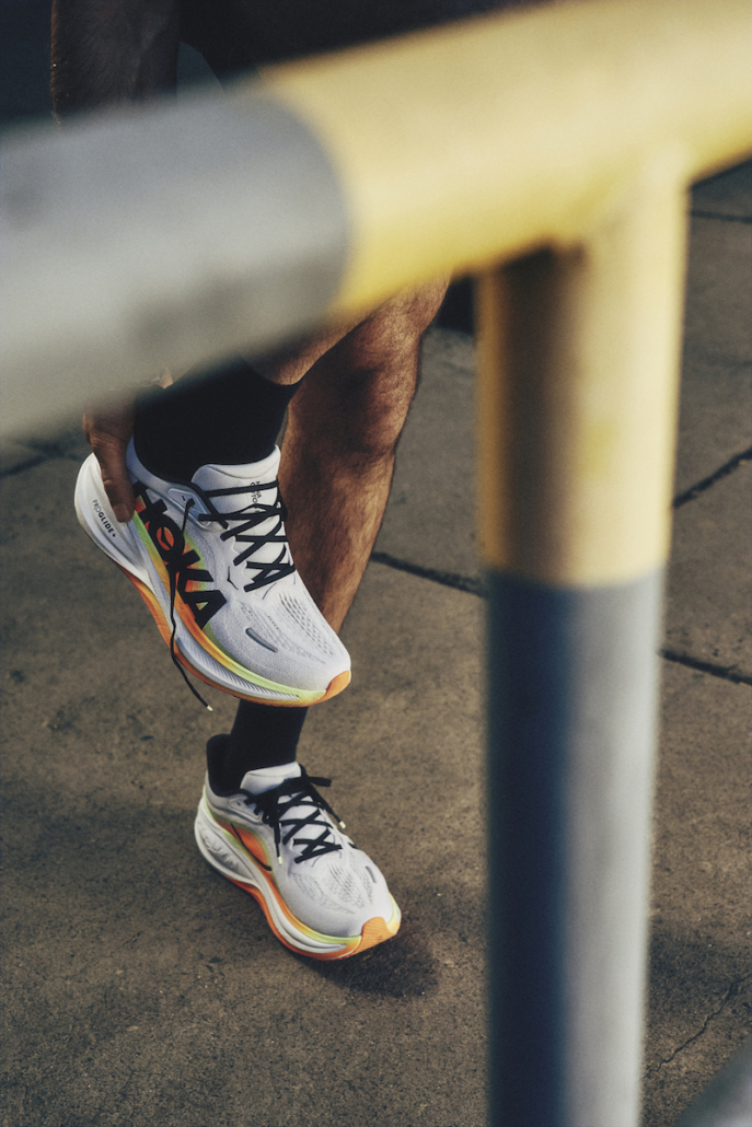 Test Hoka Clifton Pro : découvrez notre avis sur son amorti, son confort et son dynamisme. Une chaussure de running polyvalente pour courir longtemps et accélérer.